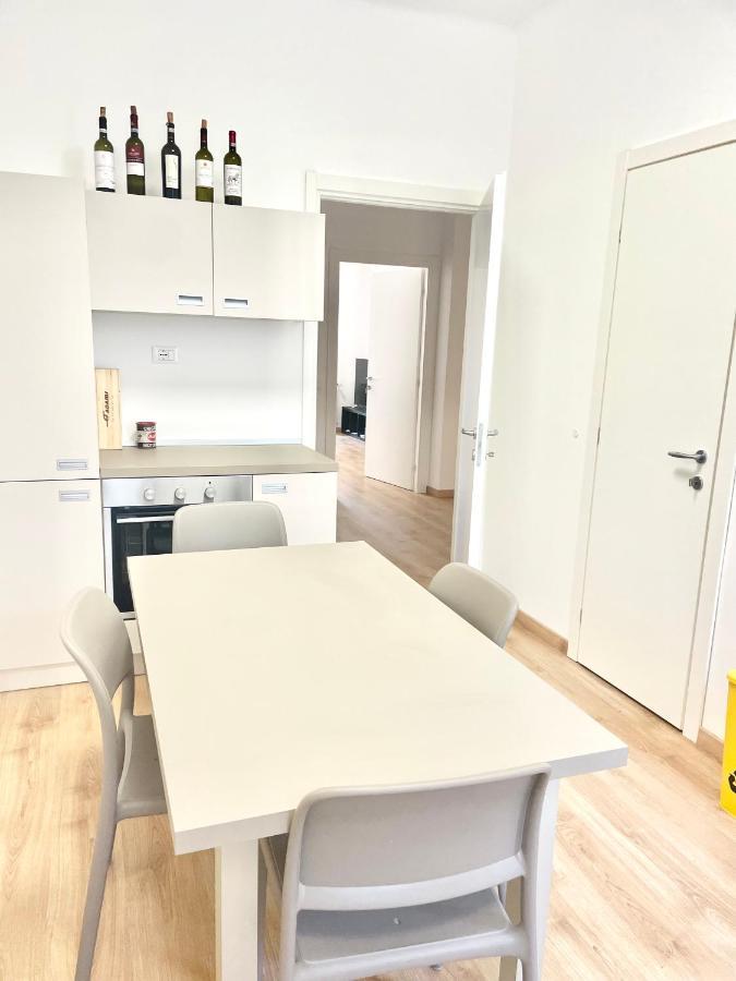 Camera Con Bagno Privato - Zona Bocconi Milan Luaran gambar